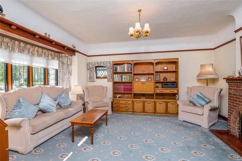 2 bedroom bungalow for sale - Branscombe Square, Thorpe Bay, Essex, SS1