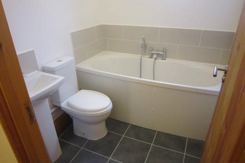 3 bedroom terraced house to rent, Sutton Road, Huthwaite, NG17