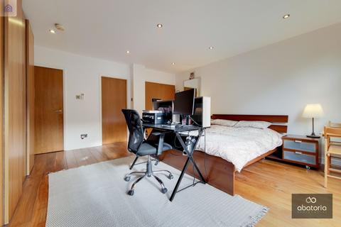 3 bedroom terraced house to rent - Wapping Wall, London, E1W
