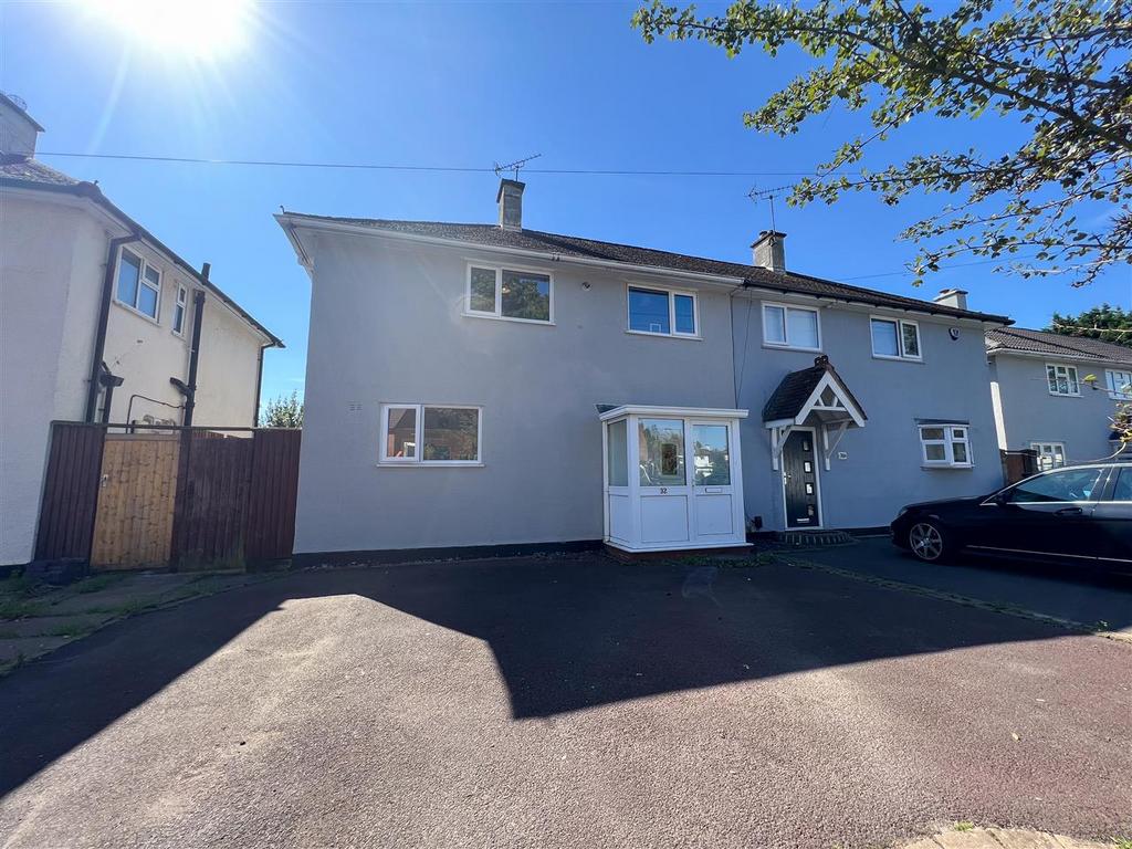 Solihull B90 3 bed semidetached house for sale £300,000