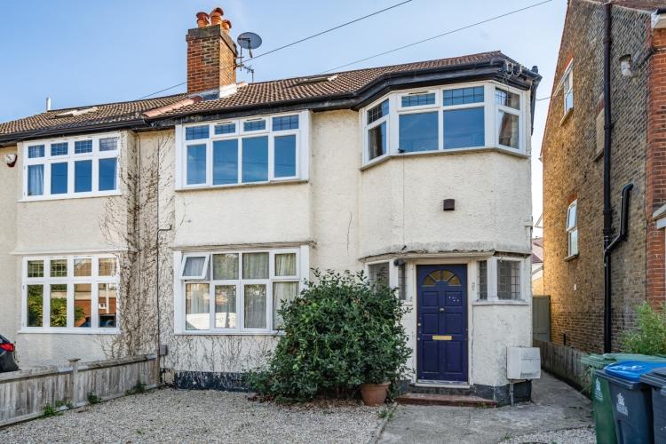 Malden Hill New Malden KT3 2 bed apartment £1,695 pcm (£391 pw)