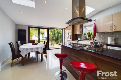 16 Vernon Road, Feltham, TW13 4LH
