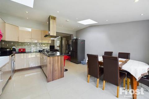 16 Vernon Road, Feltham, TW13 4LH