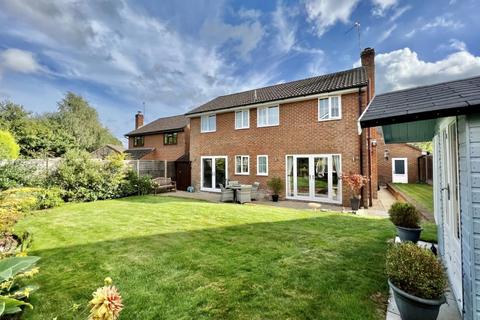 4 bedroom detached house for sale, Haywards Farm Close, Verwood, BH31 6XW