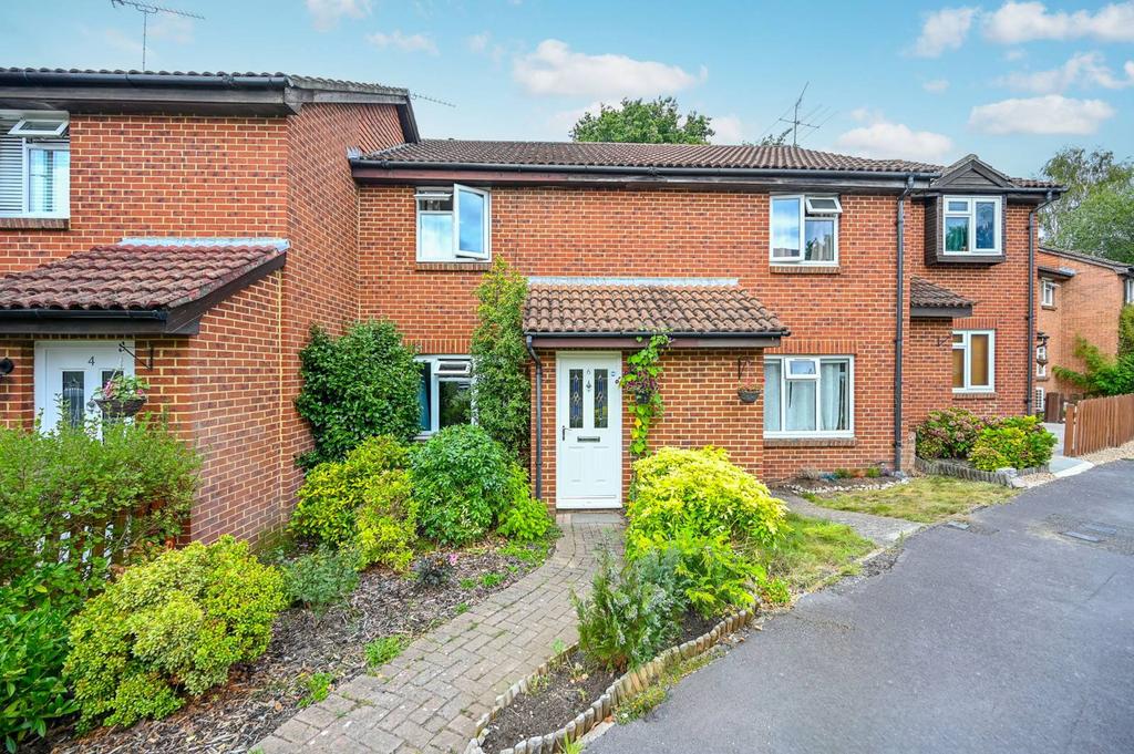 Wych Hill Park, Woking, GU22 3 bed terraced house for sale £425,000