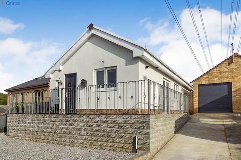 3 bedroom detached bungalow for sale - Crown Road, Kenfig Hill, Bridgend County. CF33 6EN
