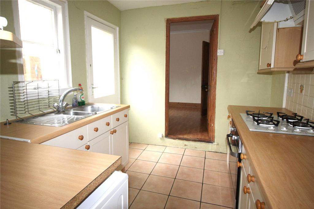 Coombe Road, Gravesend, Kent, DA12 2 bed terraced house £1,250 pcm (£288 pw)