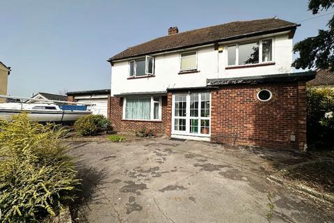 65 Shepherds Hill, Romford, RM3 0NP