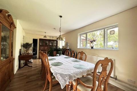 65 Shepherds Hill, Romford, RM3 0NP