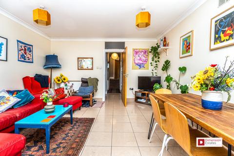 3 bedroom flat to rent, Moresby Road, Upper Clapton, Hackney, E5