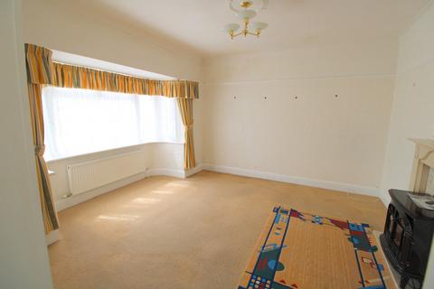 2 bedroom bungalow for sale - Burns Drive, Rhyl, Denbighshire, LL18 3BN