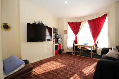 2 bedroom flat for sale, Rucklidge Avenue, Harlesden, London NW10