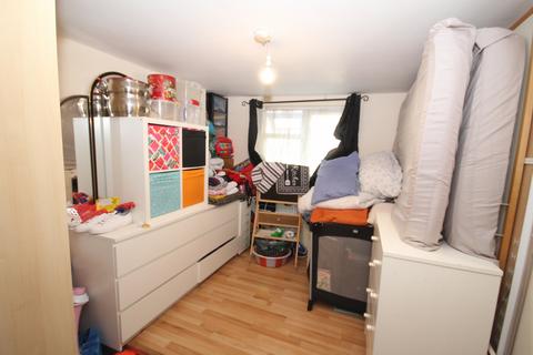 2 bedroom flat for sale, Rucklidge Avenue, Harlesden, London NW10