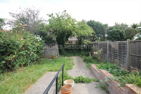 39 Albemarle Gardens, New Malden, KT3 5BB