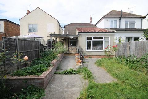 39 Albemarle Gardens, New Malden, KT3 5BB