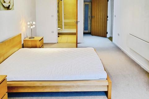 undefined, Gateway South, Marsh lane, Leeds, LS9