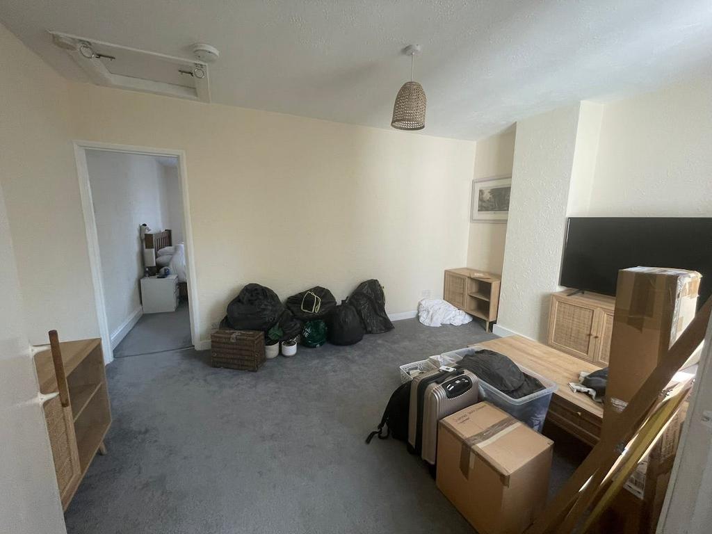 Flat  Lounge 1.jpg