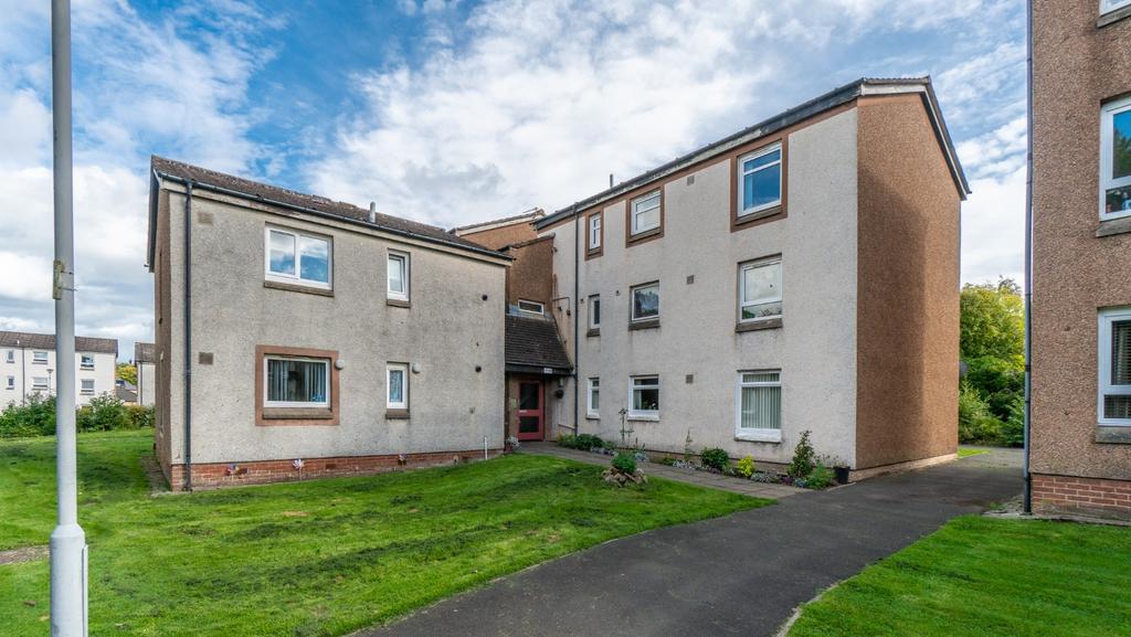 May Gardens, Hamilton, ML3 2 bed flat £695 pcm (£160 pw)
