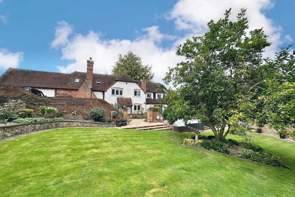 Gypsy Lane, Buckinghamshire, HP11 4 bed detached house for sale £