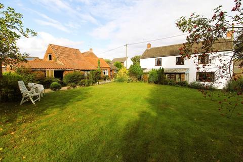 4 bedroom cottage for sale, High Street, Scotter