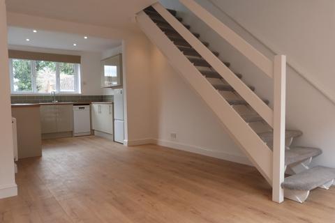 3 bedroom end of terrace house to rent, Camden Place