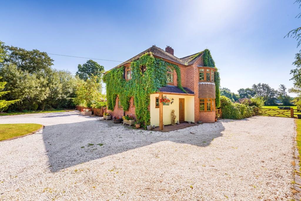 Shawbury Heath, Shawbury, Shrewsbury, SY4 4EA. 3 bed house for sale £