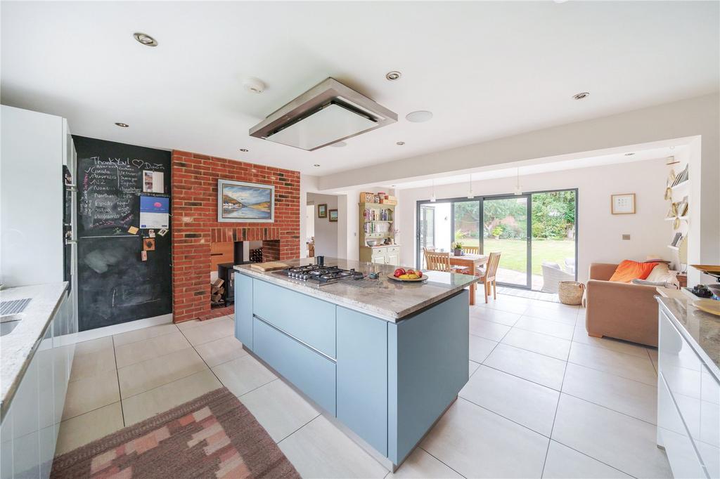 Kitchen-Dining Area