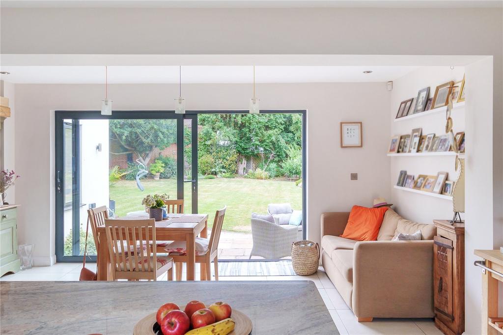 Kitchen-Dining Area
