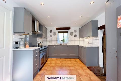 4 bedroom semi-detached house for sale - Llanfwrog, Ruthin