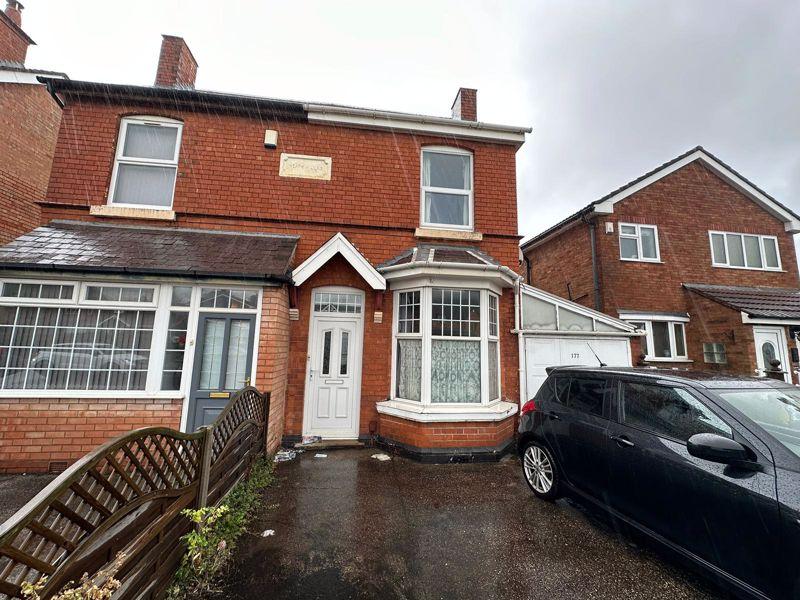 Marshall Lake Road, Solihull 3 bed semidetached house £260,000
