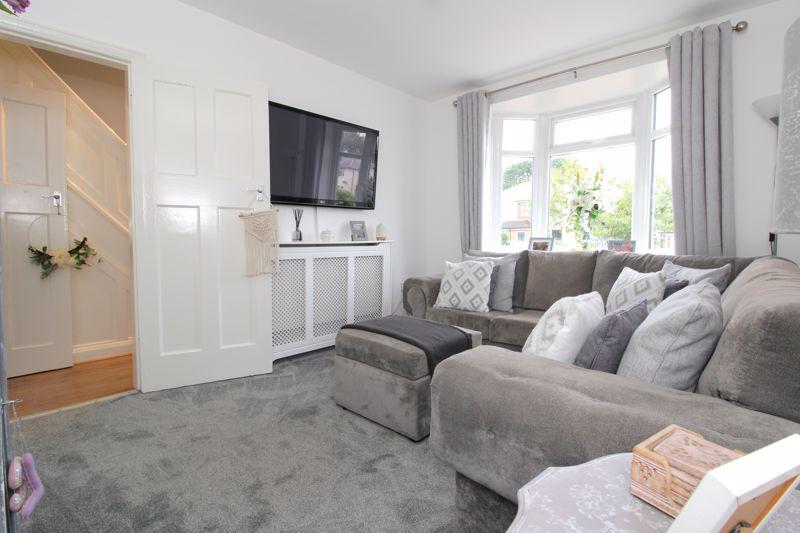 King Crescent, Rushall, WS4 1EF 3 bed semidetached house for