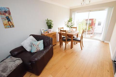 3 Crawford Gardens, Exeter, EX2 8HQ