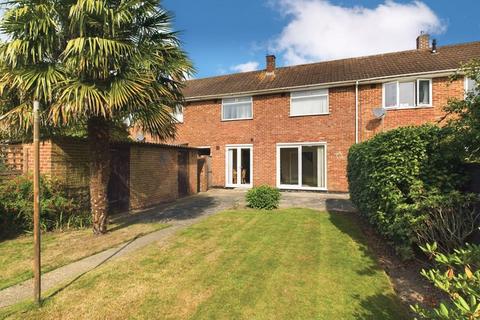 59 Hatch Gardens, Tadworth, KT20 5LD