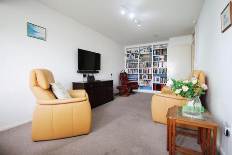 1 bedroom apartment for sale - Hartington Close, Harrow