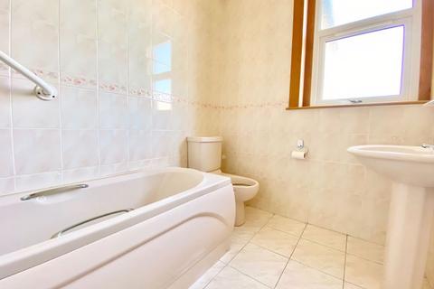 24 Arrol Drive, Ayr, KA7 4AQ