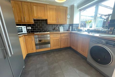 12 Cathkin Close, Leicester, LE3 6PW