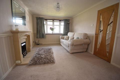 3 bedroom semi-detached house to rent, Ringley Avenue, Warrington