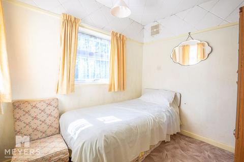 75 Bradpole Road, Bournemouth, BH8 9NY