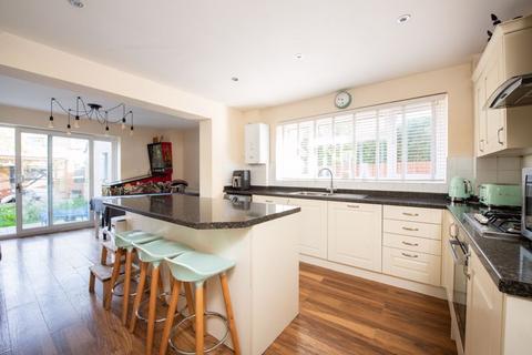 5 bedroom semi-detached house for sale - Shannon Close, Grove