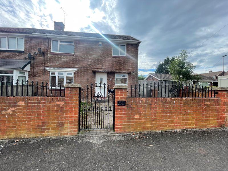 Gillingham Road, Sunderland SR4 3 bed semidetached house £750 pcm (£