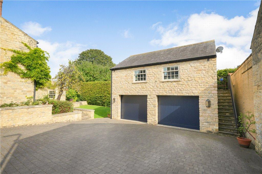 Garage & Annexe