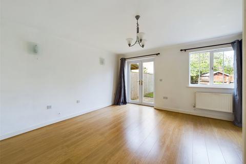 3 bedroom semi-detached house for sale - Cypress Gardens, Longlevens, Gloucester, Gloucestershire, GL2