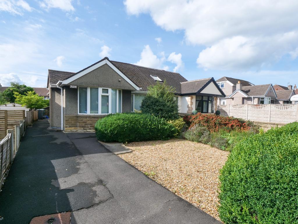 Lancaster Road, Morecambe, LA4 5TP 2 bed semidetached bungalow for