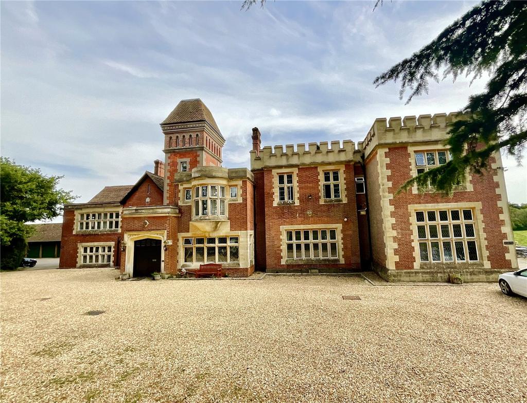 Ossemsley, Christchurch, Hampshire, BH23 2 bed apartment for sale £