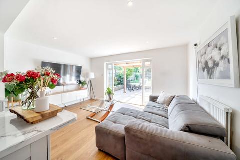 3 bedroom semi-detached house for sale - Guildford Road, Lightwater, Surrey, GU18