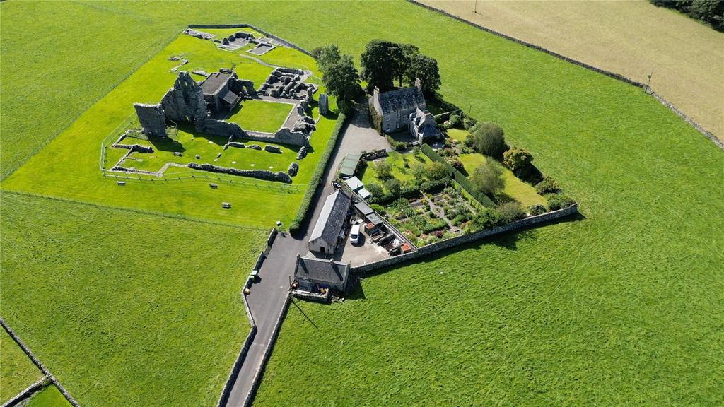 Abbey House, Glenluce, Newton Stewart, Dumfries and Galloway, DG8 6 bed