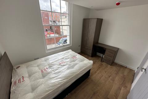 1 bedroom flat to rent, en-suite bedrooms town centre CV32 5PW