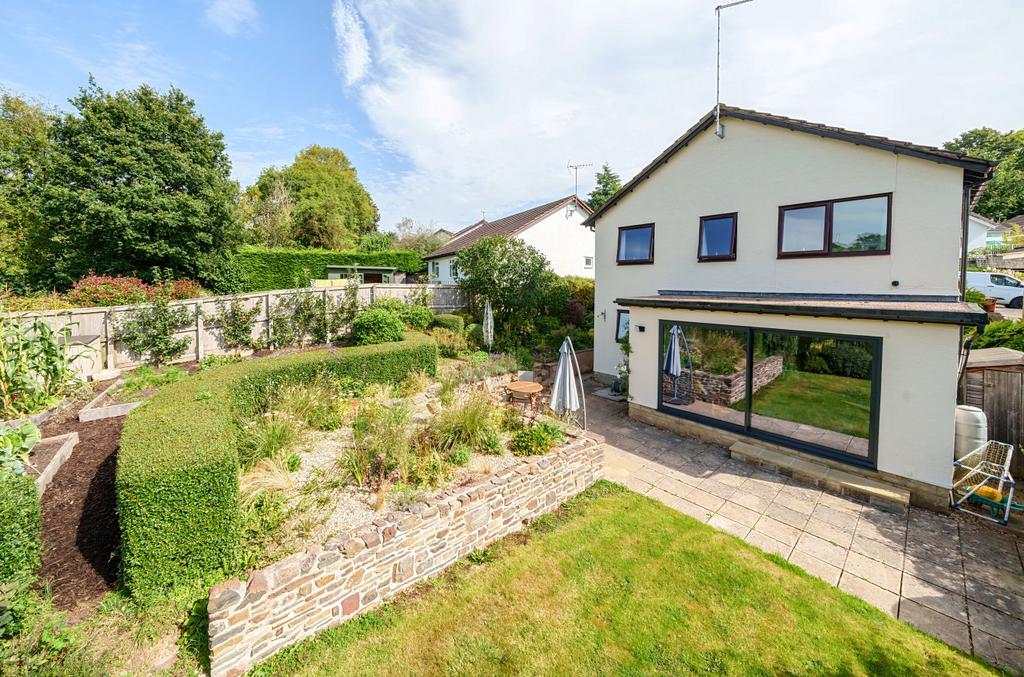 Bourchier Close, Bampton, Tiverton, Devon, EX16 3 bed detached house