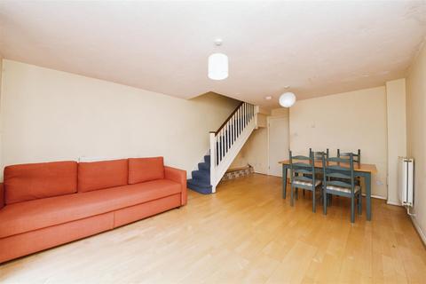 7 Martock Gardens, London, N11 3GH