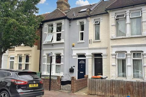 3 bedroom house for sale - Thackeray Road, London